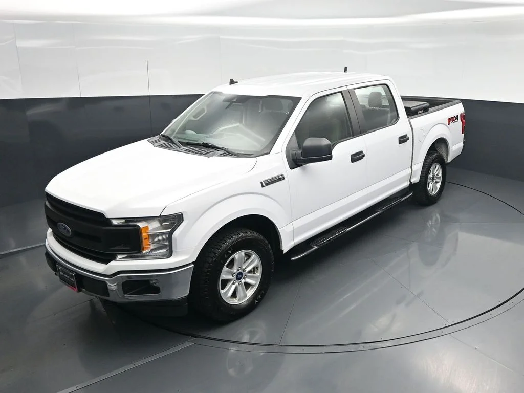 Used 2020 White Ford XL image 32