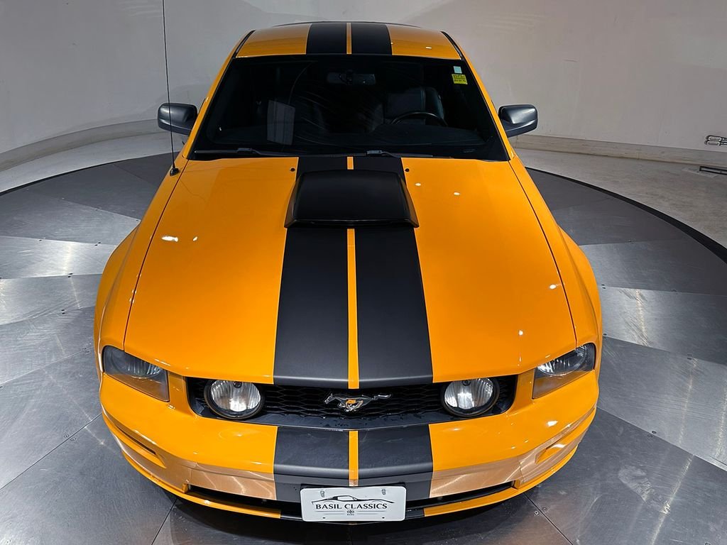 Used 2007 Orange Ford  image 22