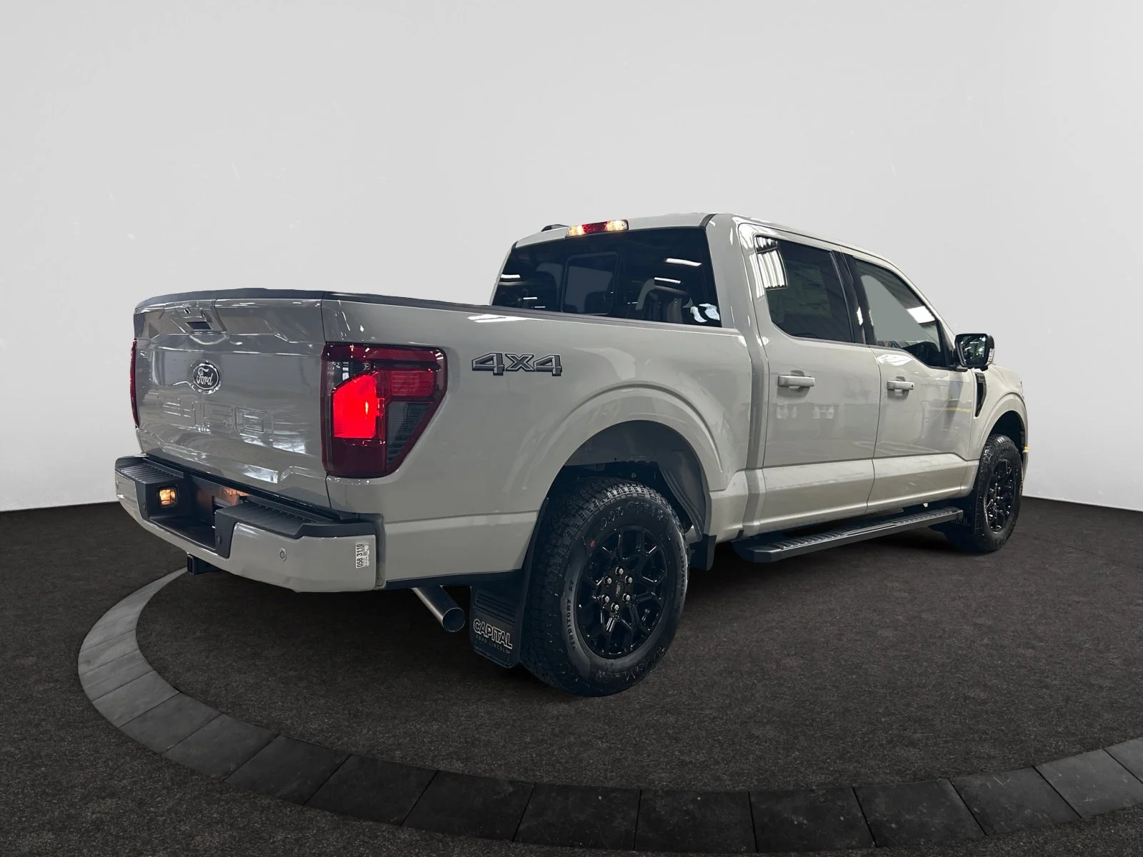 New 2026 Avalanche Ford XLT image 5