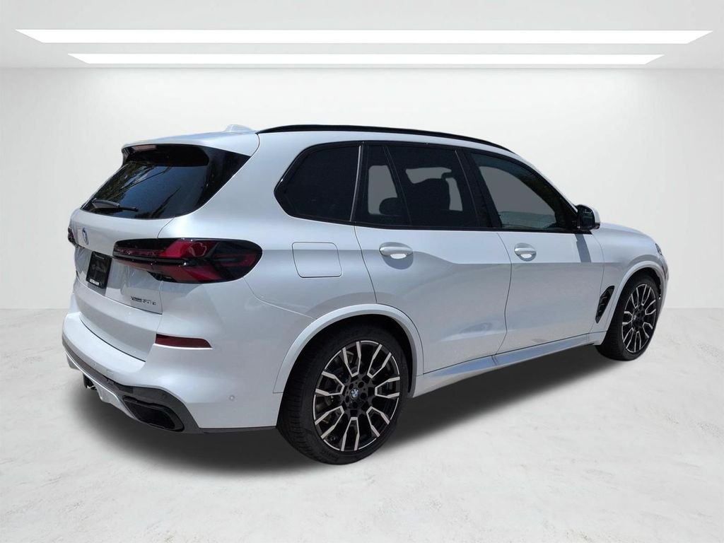 New 2026 Mineral White Metallic BMW xDrive50e image 4