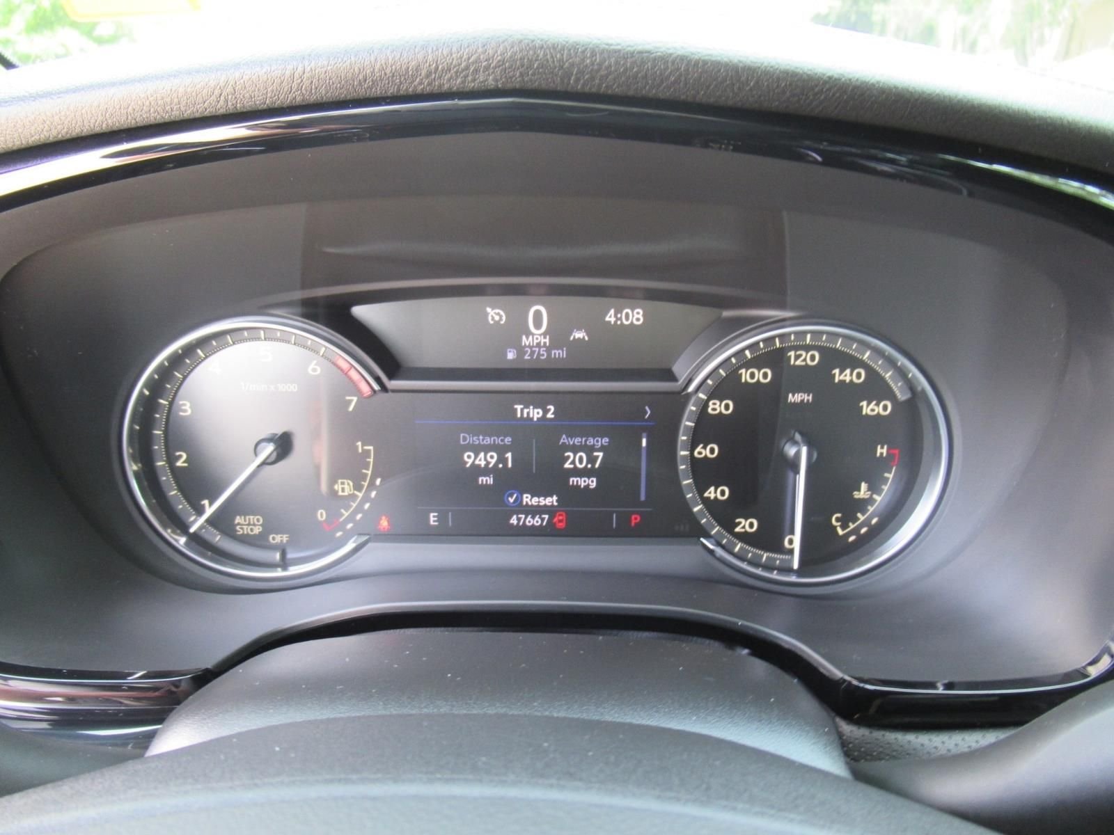 Used 2022 White Cadillac Luxury image 26