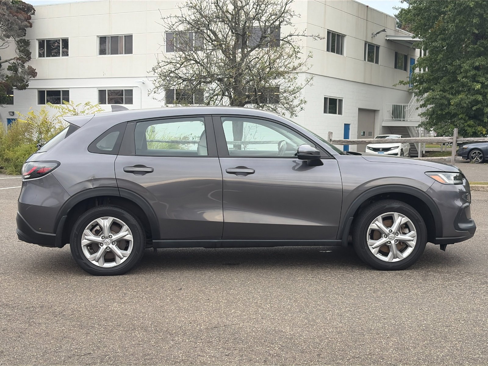 Used 2024 Modern Steel Metallic Honda LX image 6