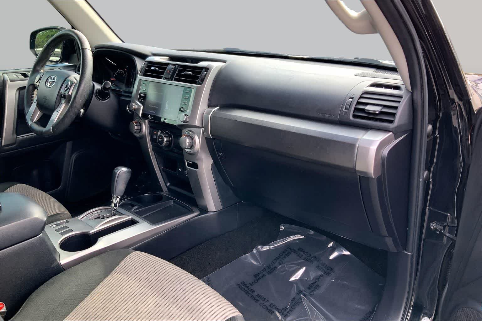 Used 2022 Midnight Black Metallic Toyota SR5 image 17