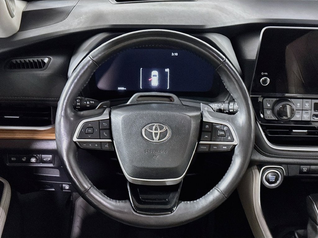 Used 2024 White Toyota Platinum image 13
