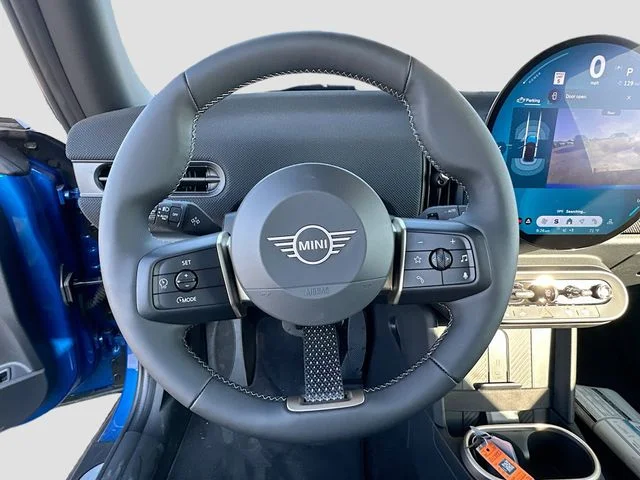 New 2026 Blue MINI Signature Plus image 8