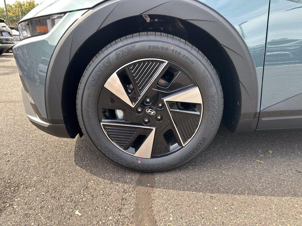 New 2027 Green Hyundai SE Standard Range image 11