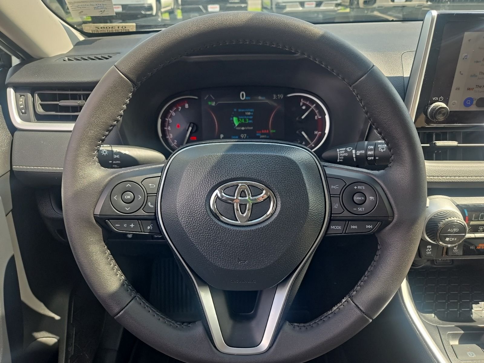 Used 2025 White Toyota XLE image 22
