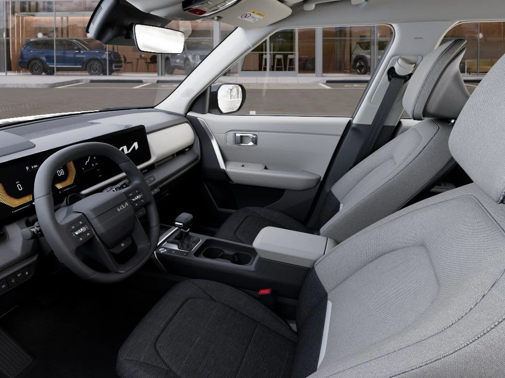 New 2027 Silver Kia S image 17