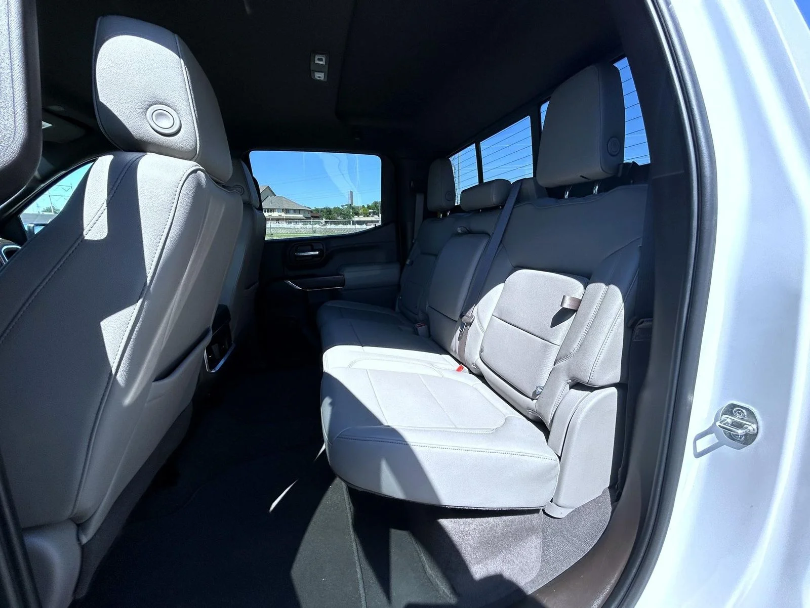 Certified Used 2022 White GMC SLT image 20