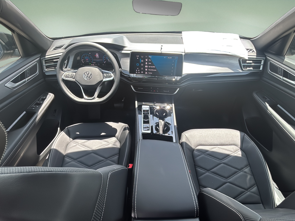 New 2026 Black Volkswagen 2.0T SE w/Technology image 17