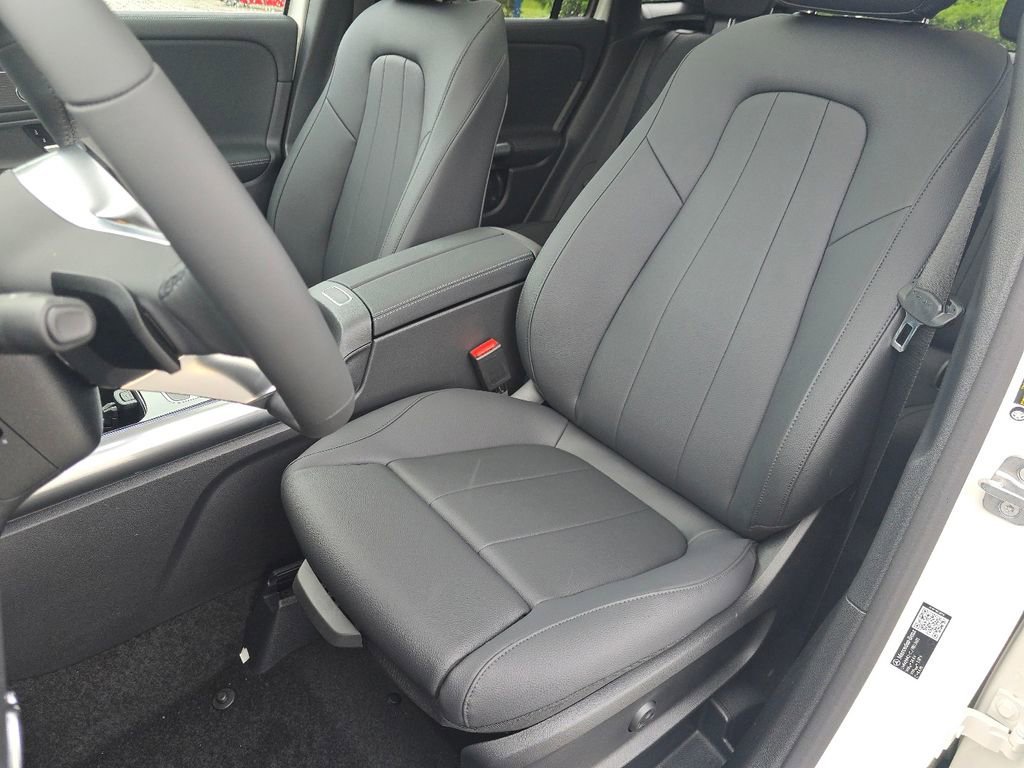 New 2026 Polar White Mercedes-Benz GLA 250 image 61