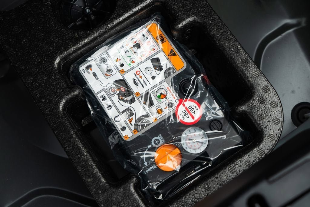 Used 2021 Shadow Black Ford Shelby GT500 image 47