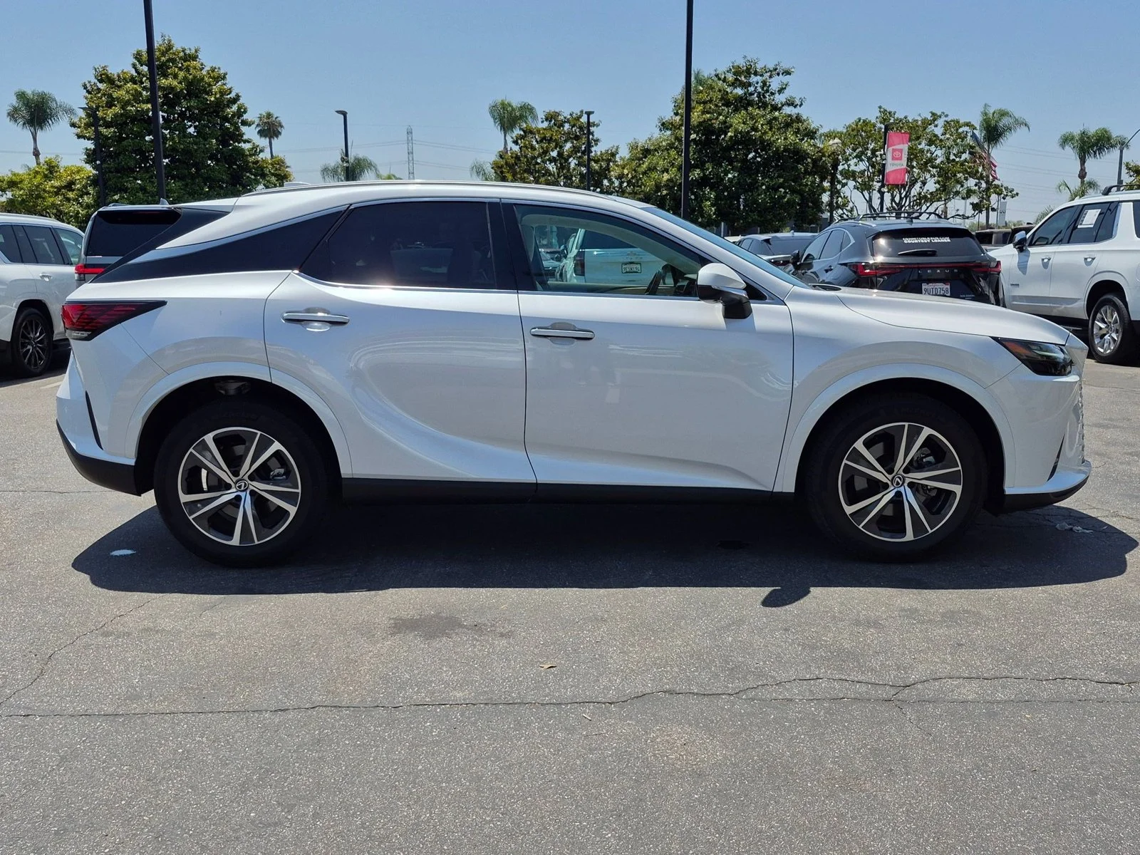 Certified Used 2023 Eminent White Pearl Lexus RX 350 Premium image 6