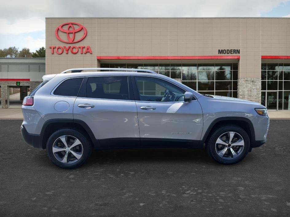 Used 2020 Billet Silver Metallic Clearcoat Jeep Limited image 4