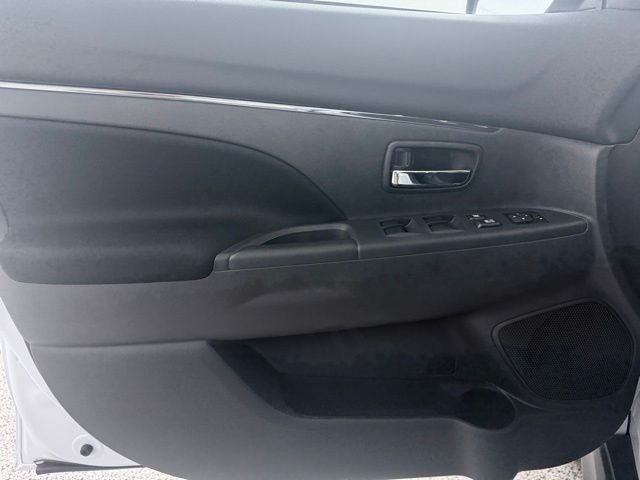 2025 Mitsubishi Outlander Sport ES - Photo 15