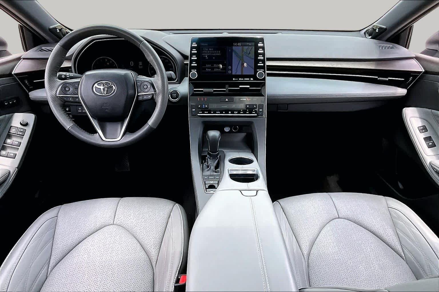 Used 2019 Wind Chill Pearl Toyota Limited image 16