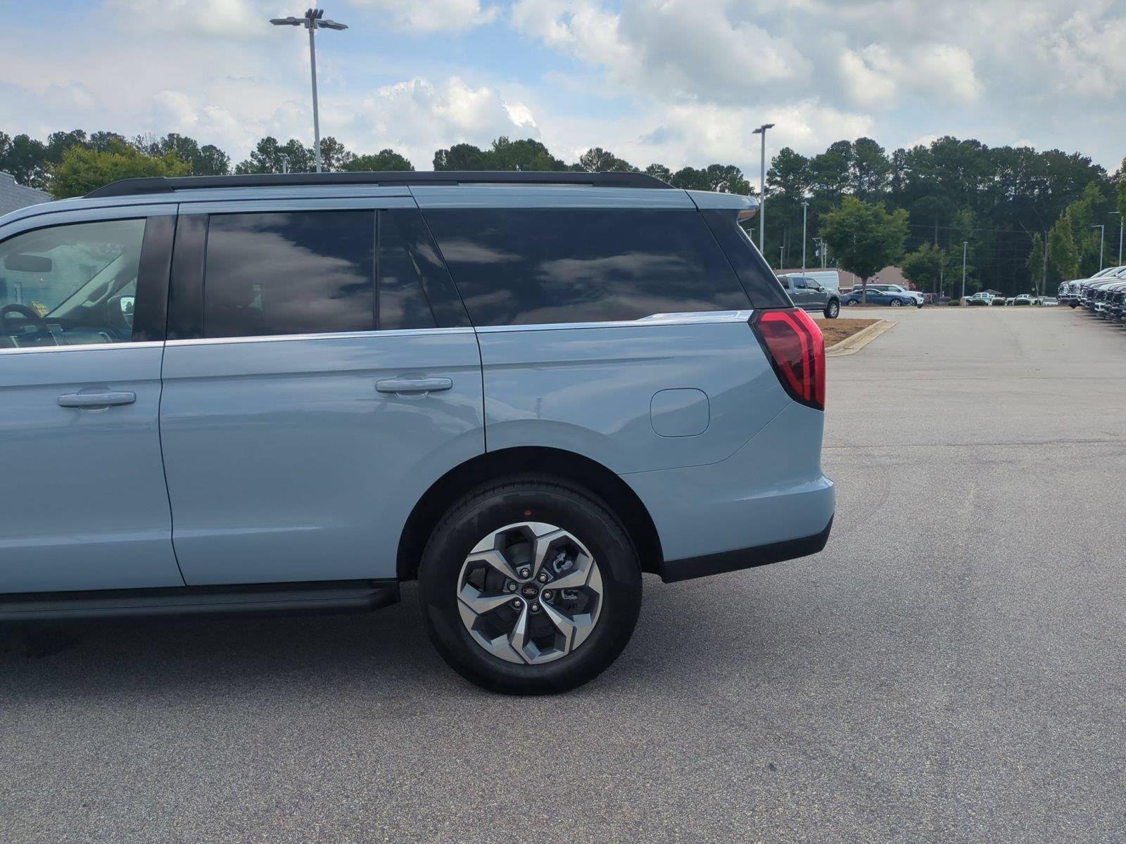New 2027 Glacier Gray Metallic Tri-Coat Ford Active image 11