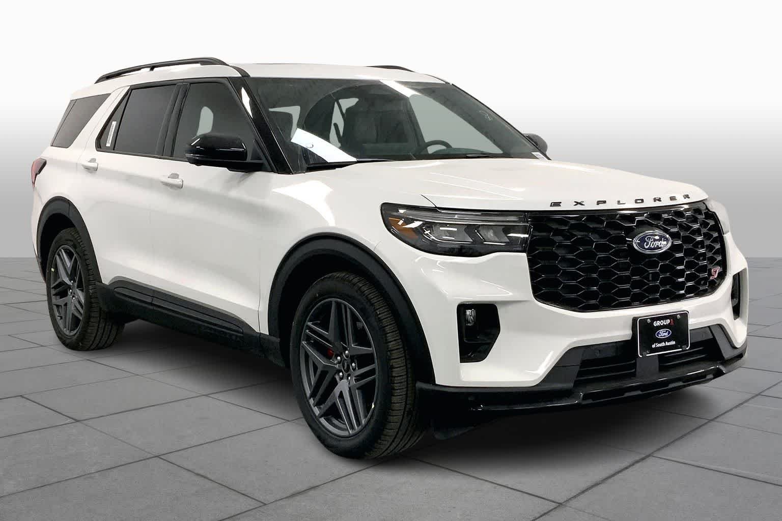 New 2026 Star White Metallic Tri-Coat Ford ST image 2