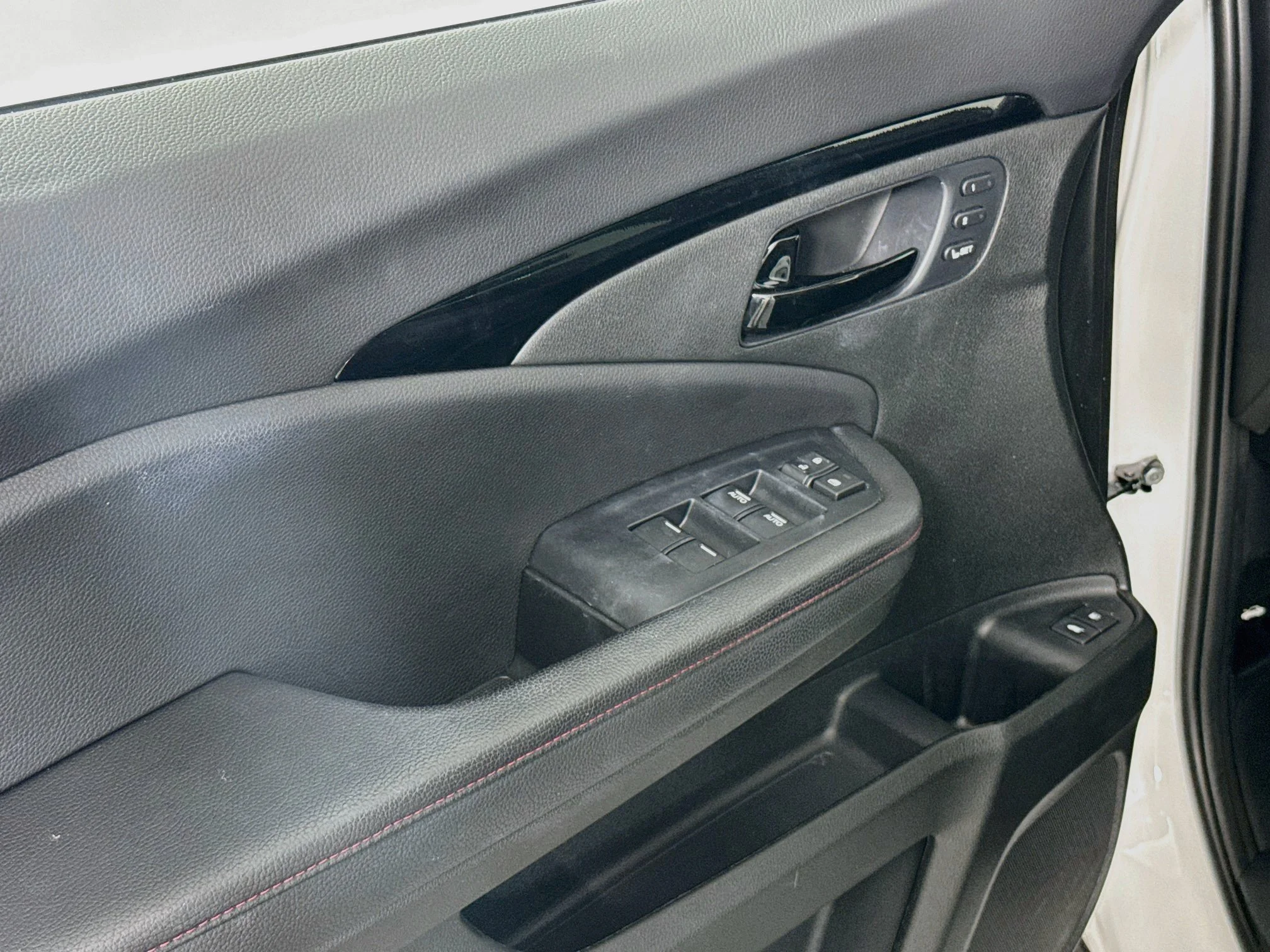 Used 2025  Honda Black Edition image 20