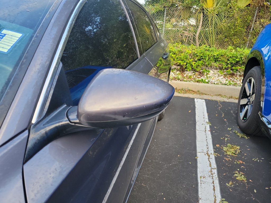 Used 2018 Modern Steel Metallic Honda Touring image 5