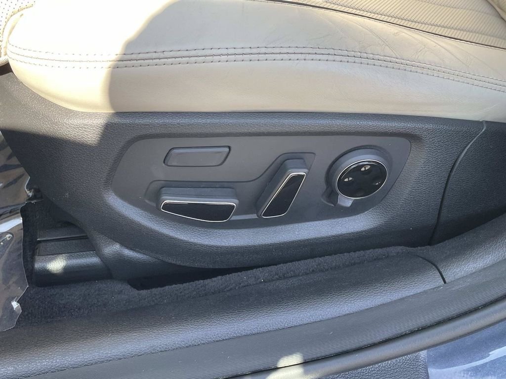 Used 2017 Blue Genesis 3.8 image 21