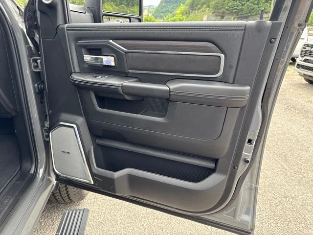 New 2026 Ceramic Gray Clear-Coat Exterior Paint RAM Laramie image 30