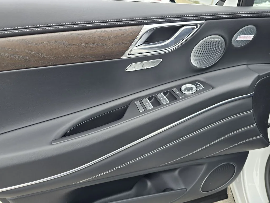 New 2026 Silver Genesis 3.5T Prestige image 16