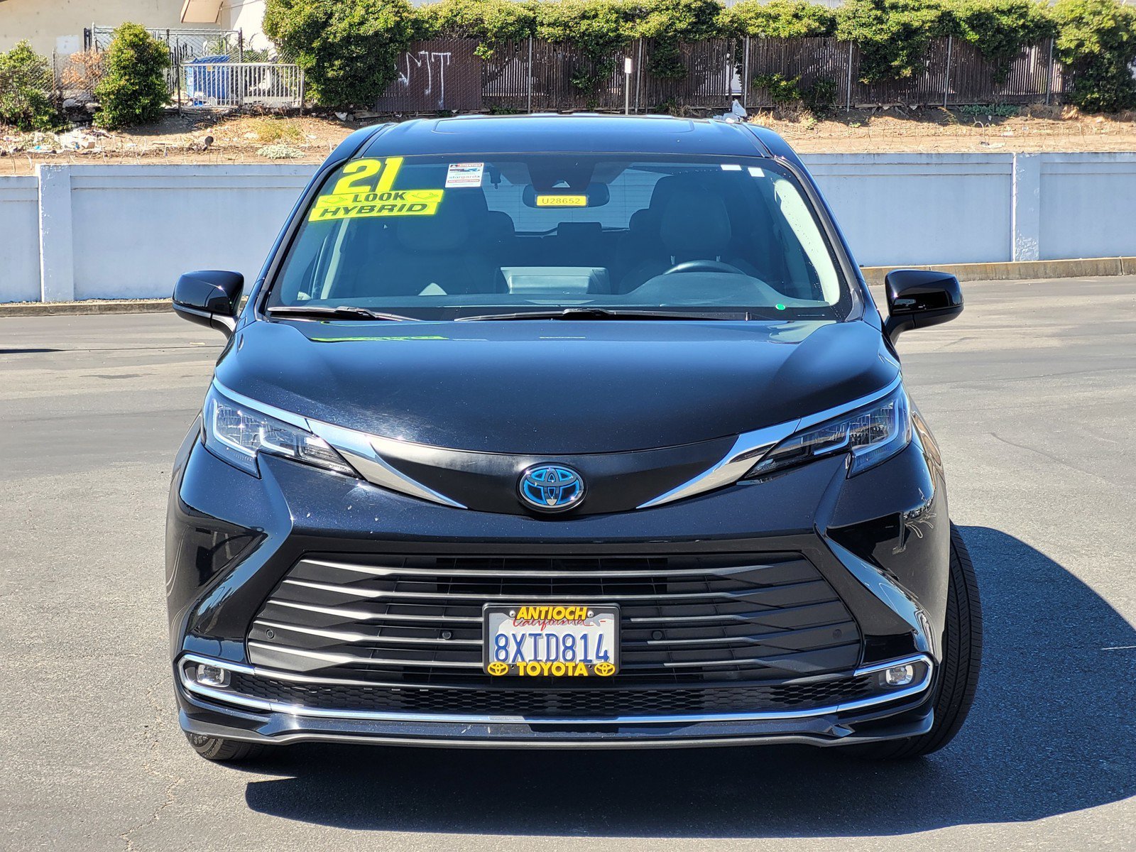 Used 2021  Toyota XLE image 2