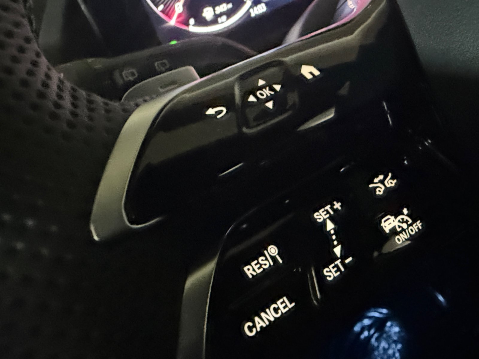 New 2026 Mountain Grey Metallic Mercedes-Benz GLA 250 image 24