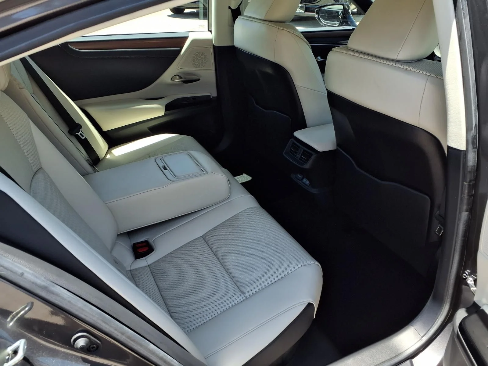 Used 2025 Gray Lexus 300h image 22