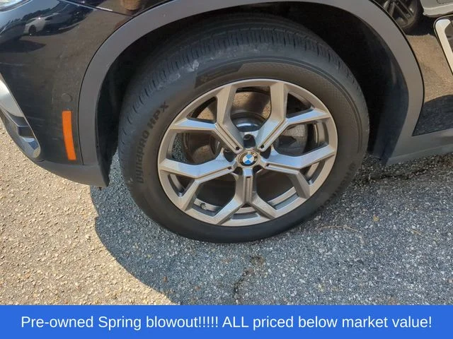 Used 2020 Black BMW xDrive30i image 7