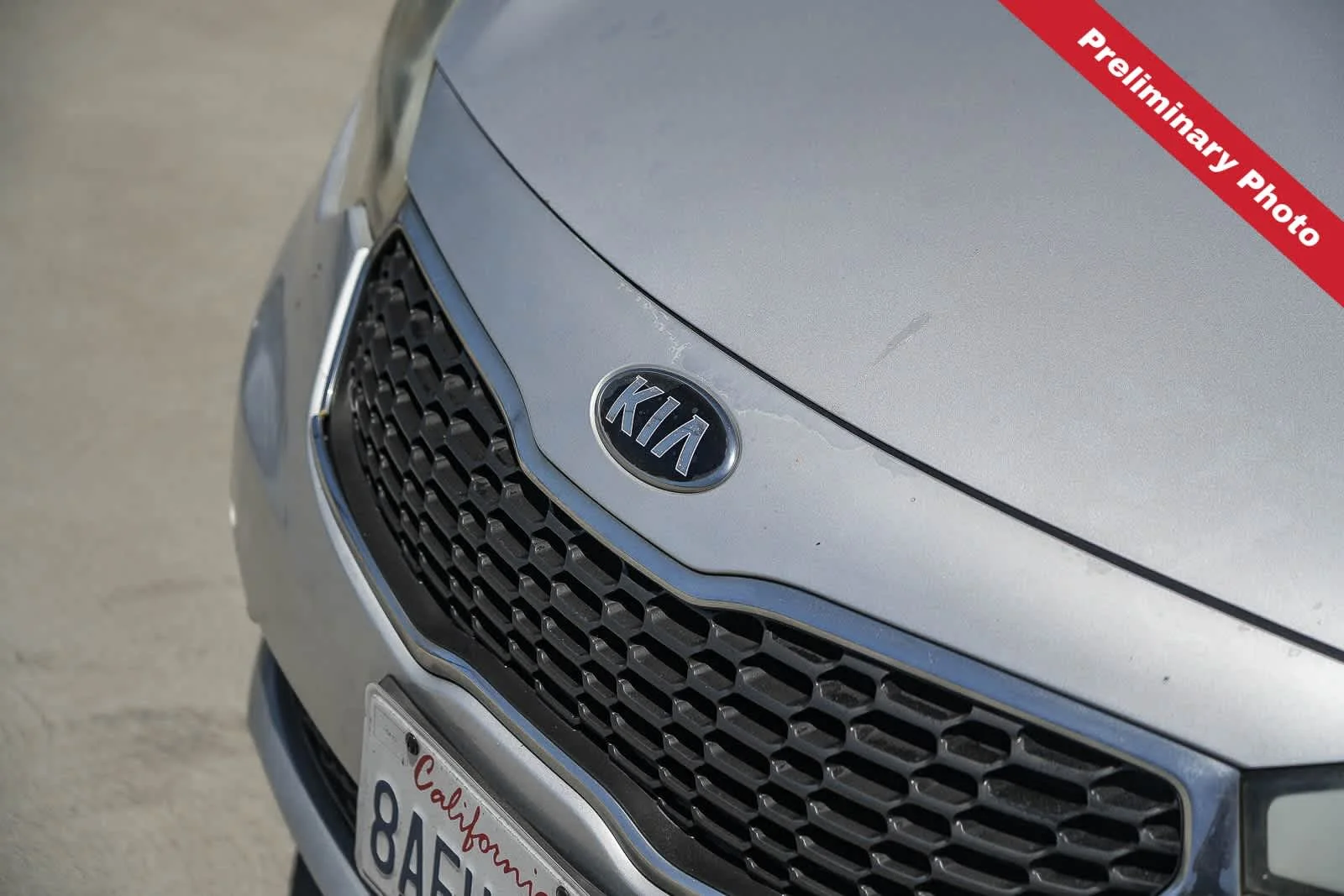 Used 2016 Silky Silver Kia LX image 3