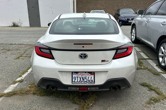 Used 2024  Toyota Premium image 7