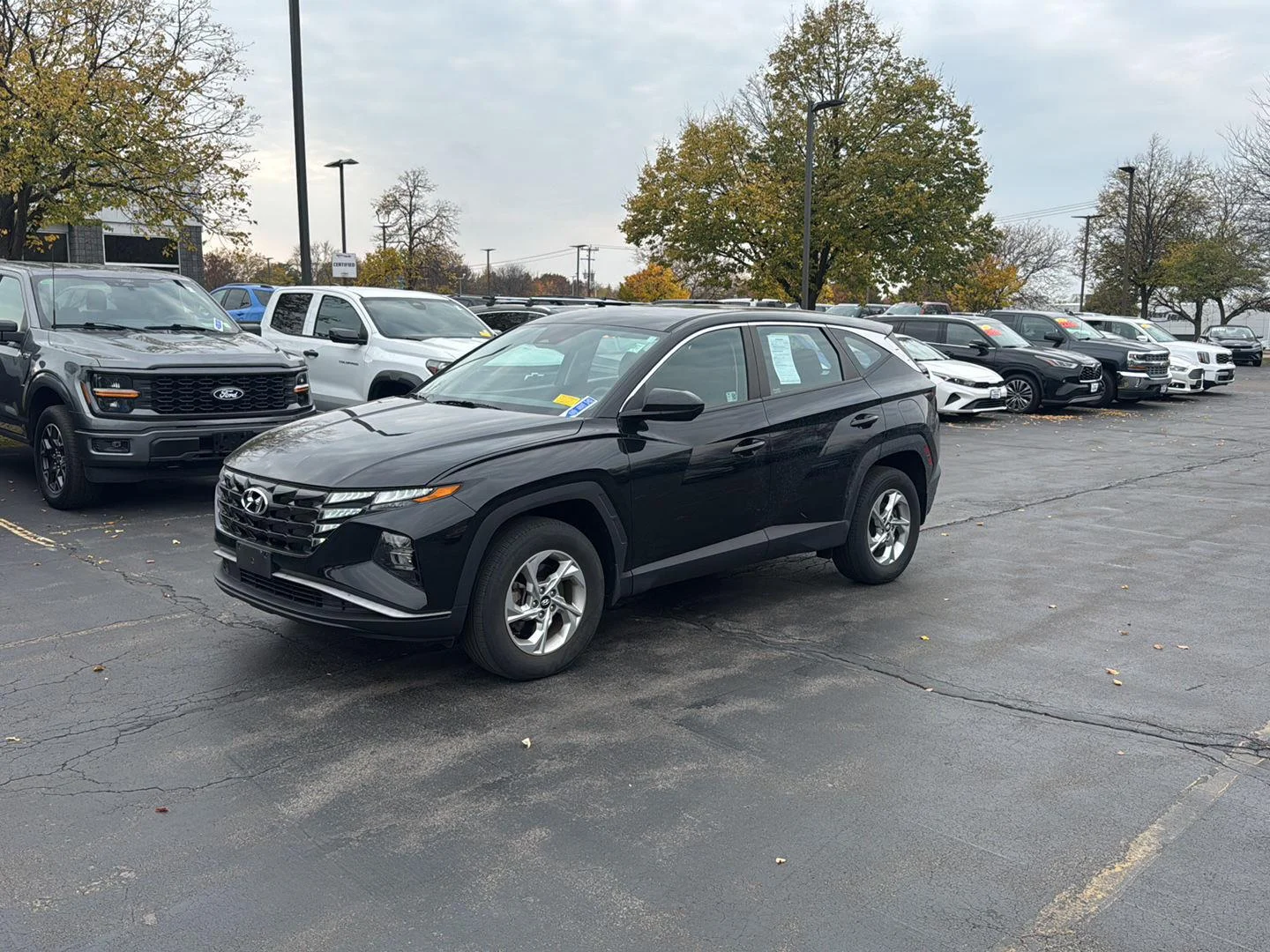 Used 2024 Black Pearl Hyundai SE image 5