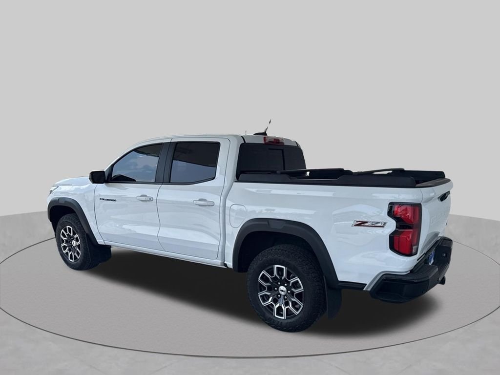 Used 2024 White Chevrolet Z71 image 5