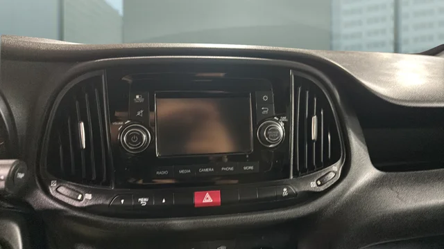Used 2022 White Ram Base image 18