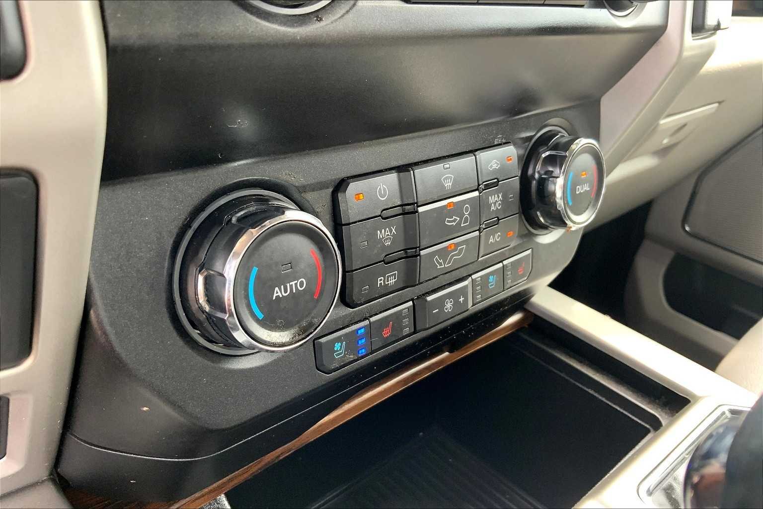 Used 2020 Blue Jeans Metallic Ford LARIAT image 33