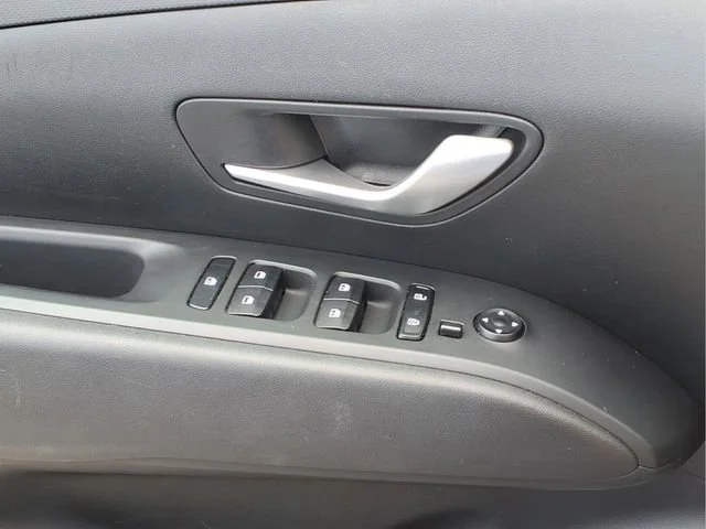 Used 2024  Hyundai SEL image 18