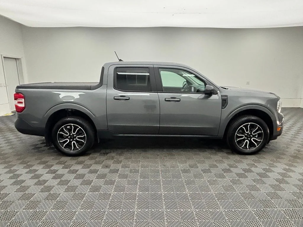 Used 2024 Gray Ford Lariat image 7