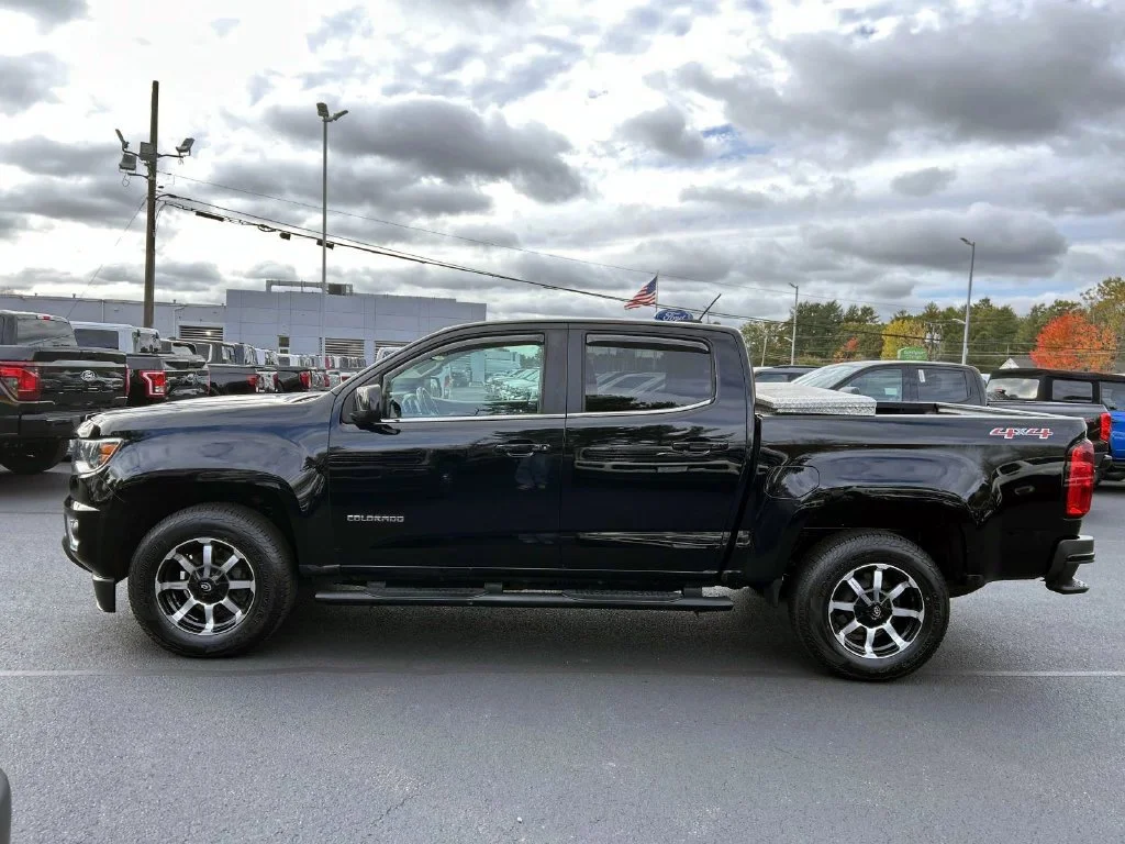 Used 2016 Black Chevrolet LT image 6