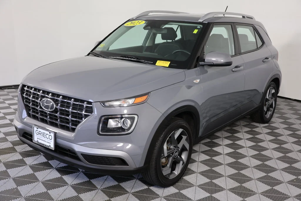 Used 2023 Galactic Gray Hyundai SEL image 4