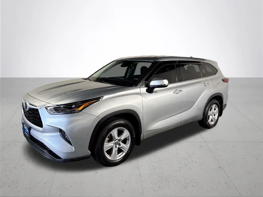 Used 2022 Silver Toyota L image 2