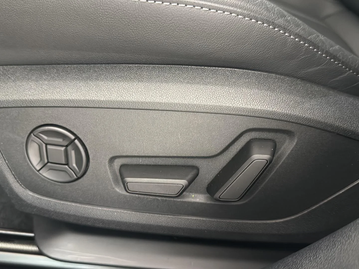 Certified Used 2025 GRAY Audi Premium Plus image 13