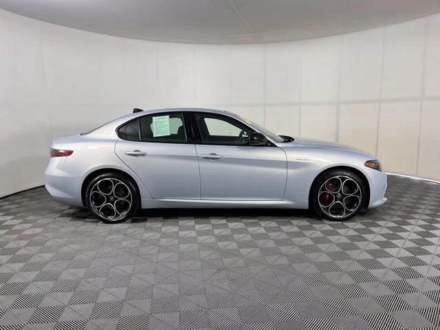 2026 Alfa Romeo Giulia Base - Photo 8