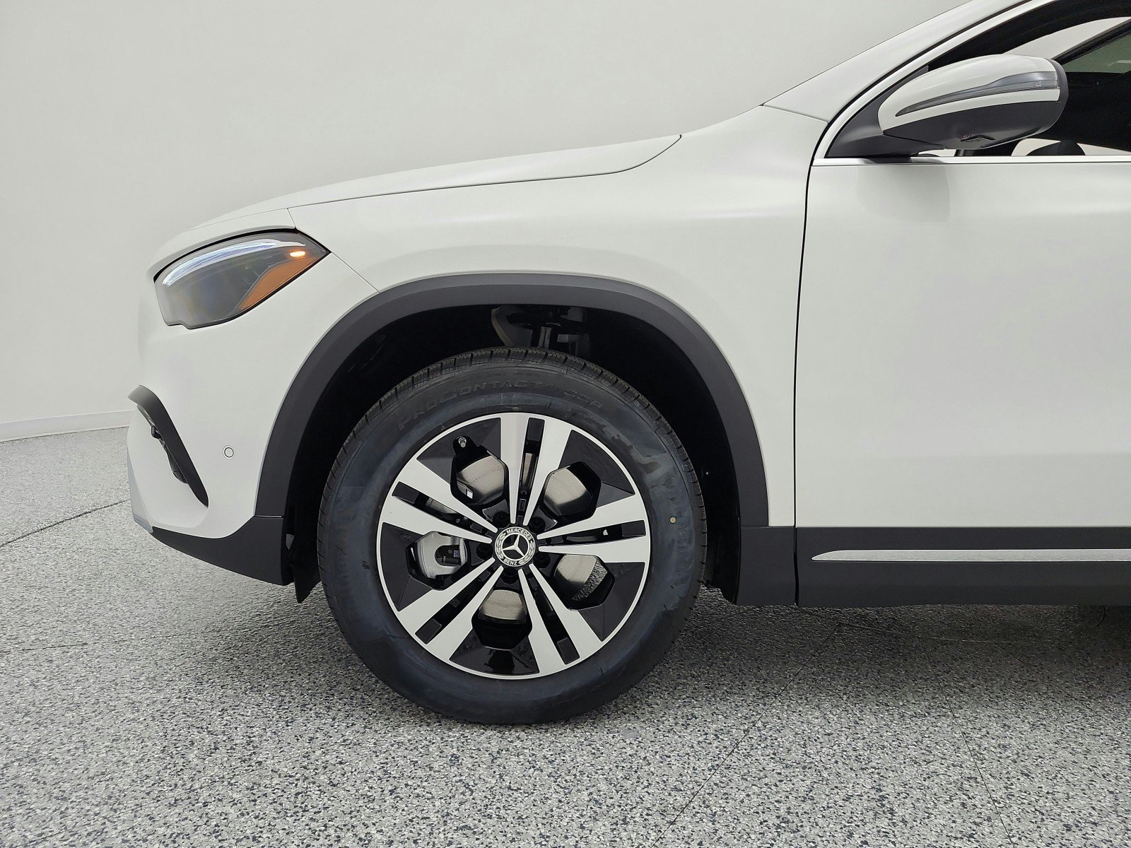 New 2026 Polar White Mercedes-Benz GLA 250 SUV image 28