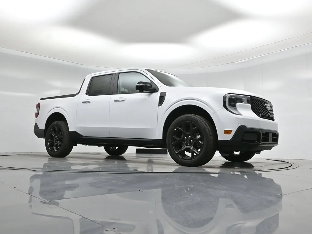 New 2026 Oxford White Ford Lariat image 3