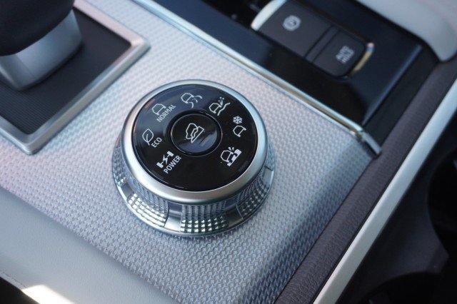 2025 Mitsubishi Outlander Plug-in Hybrid SEL - Photo 29