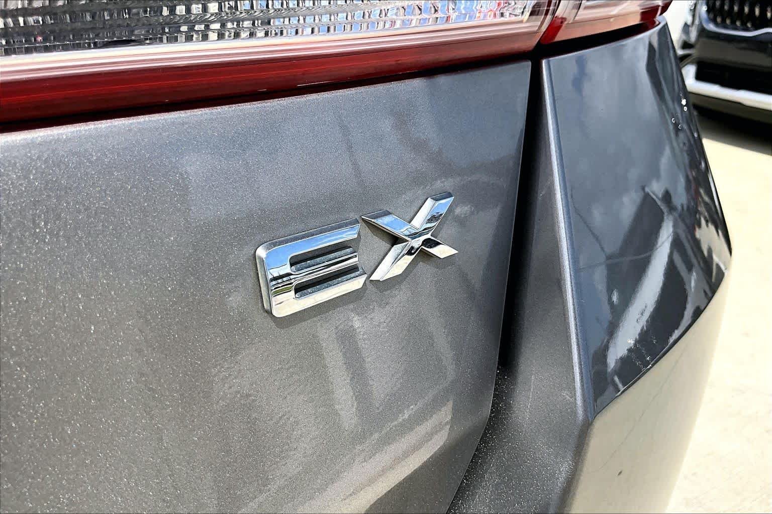 Used 2016 Titanium Gray Kia EX image 9