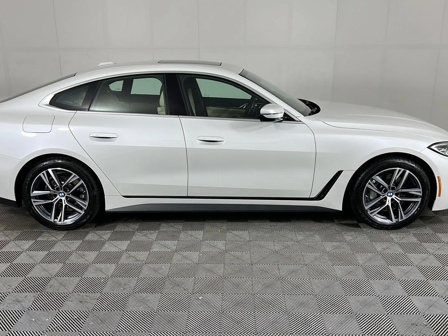 Used 2023 Mineral White Metallic BMW 430i xDrive image 3
