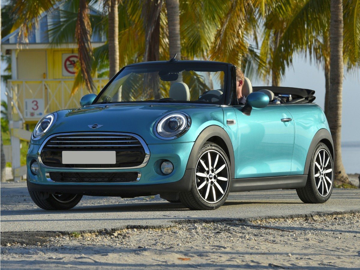 Used 2018 Black MINI Base image 1